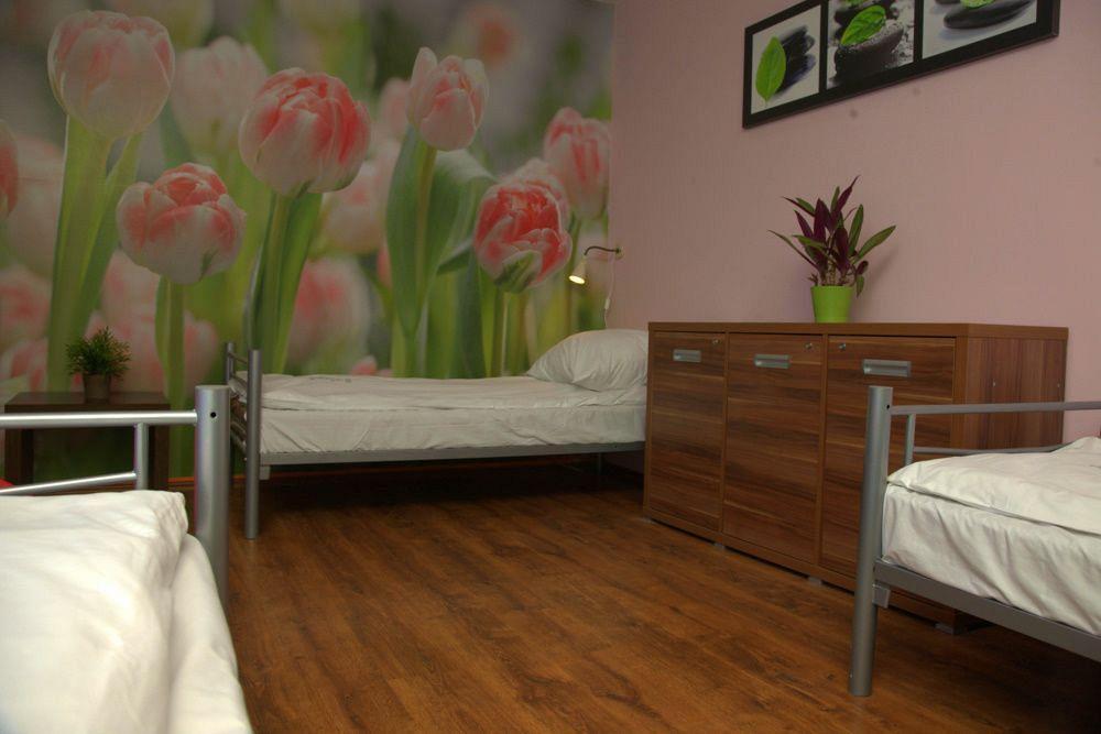 Hostel Krokodyl Warschau Buitenkant foto