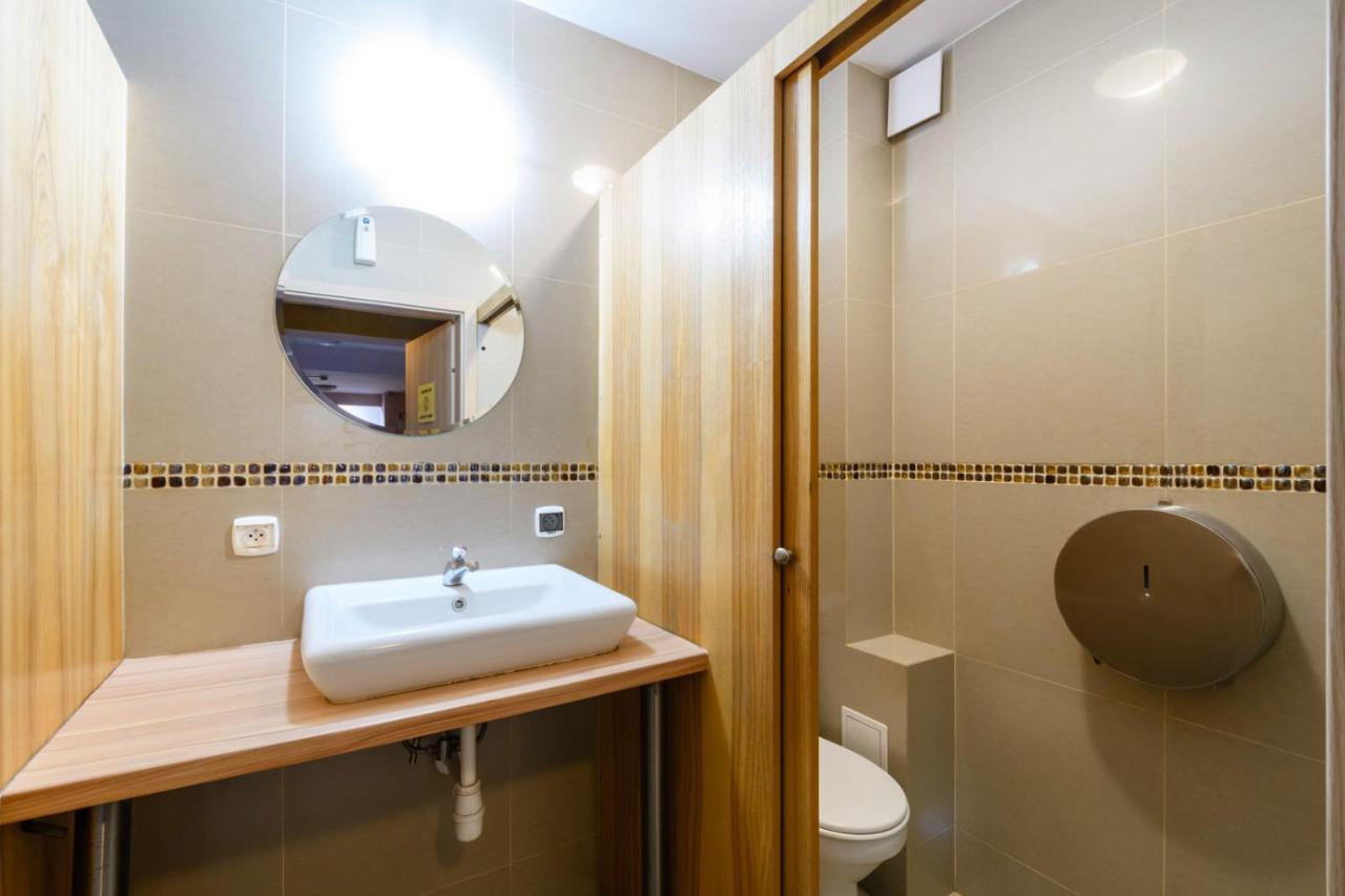 Hostel Krokodyl Warschau Buitenkant foto